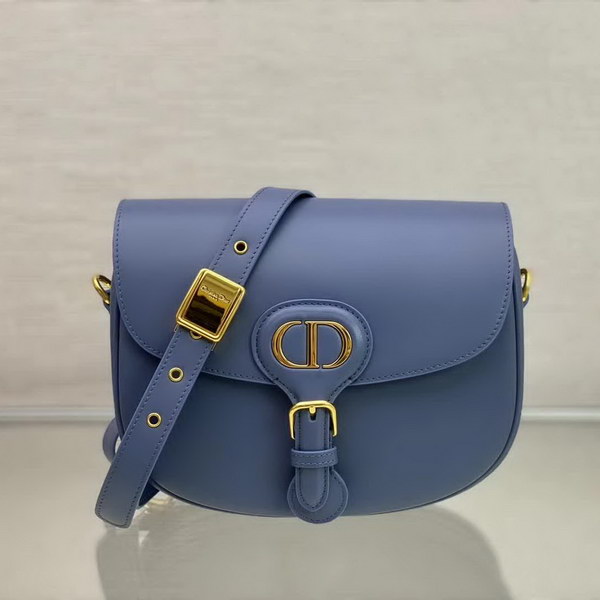 【原版皮】迪奥/Dior bobby 手袋，复古CD logo，硬挺的包身，五金做旧增加了复古感，不易磨损，采用光面牛皮革精心制作，饰以复古金色五金配件提升格调，柔软而富有质感，点缀有军装风格搭扣，款号：M9319