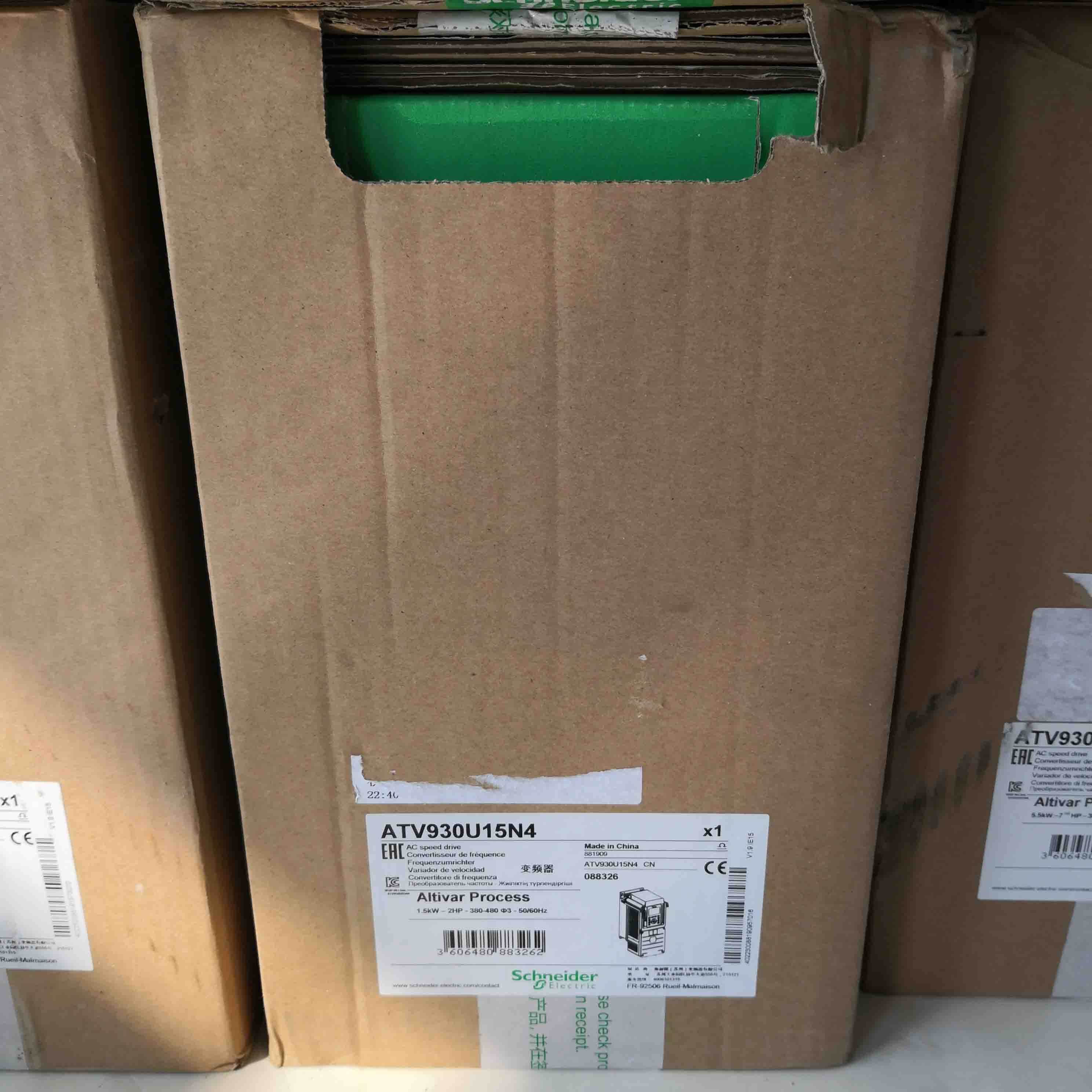 ATV930U15N4 Schneider Variable speed drive ATV930 1,5kW Original Factory Sealed New