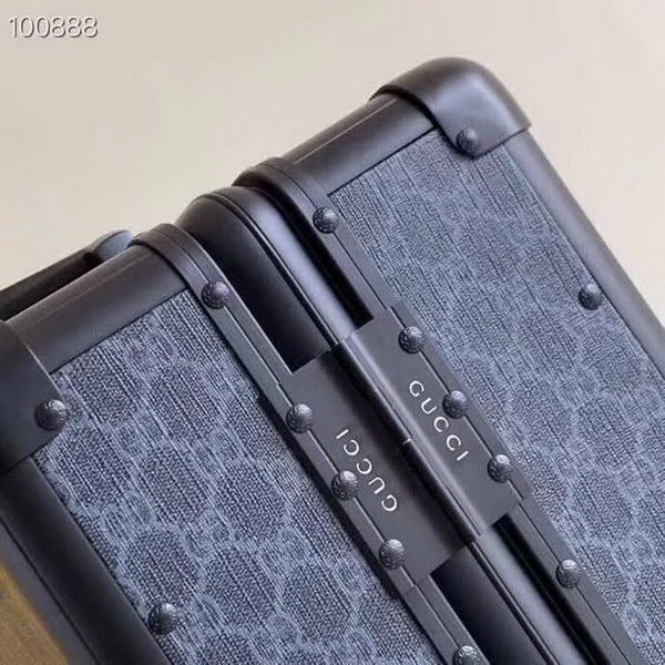 古驰/Gucci 旅行箱，釆用先进聚碳纤维工艺，高档大气的LOGO，独特设计理念，趣味横生，时尚潮流，复古风格与完美工艺，二者结合