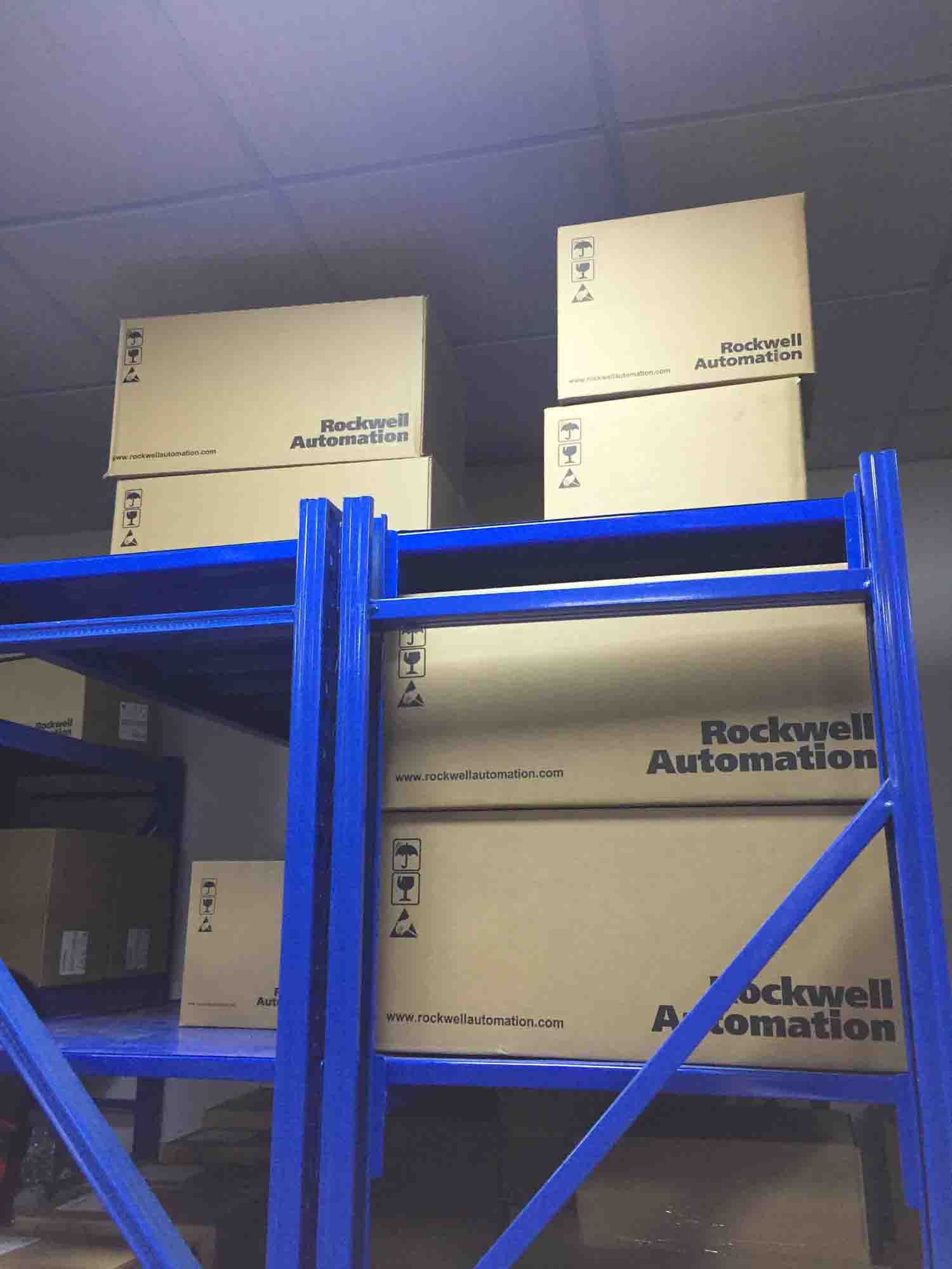 New sealed 5069-HSC2XOB4 Allen BradleyCompact 5000 High Speed Counter Module