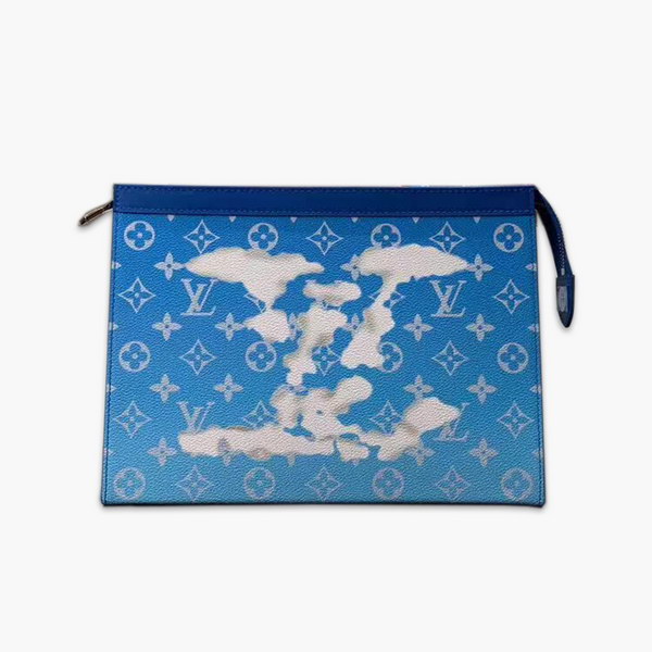 【原版皮】路易威登/LV pochette voyage手袋，以云朵主题焕新手袋设计，再令缥缈如云的品牌标识浮现于Monogram帆布背景，口袋和卡位实现有序收纳，款号：M45480