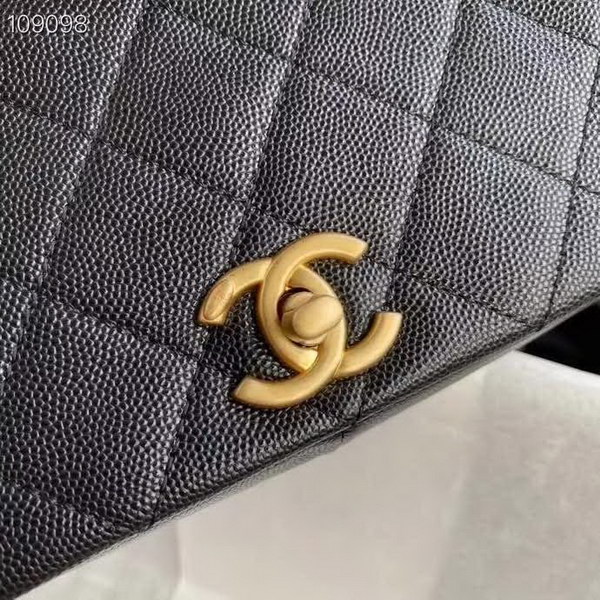 【原版皮】香奈儿/Chanel 新款口盖包，选用牛皮颗粒经过特殊工艺抛光，皮面略微亮闪闪，增加了耐磨度同时又超质感，经典的菱格纹设计，双C纽扣设计，19的皮穿金属粗链条，款号：AS1895