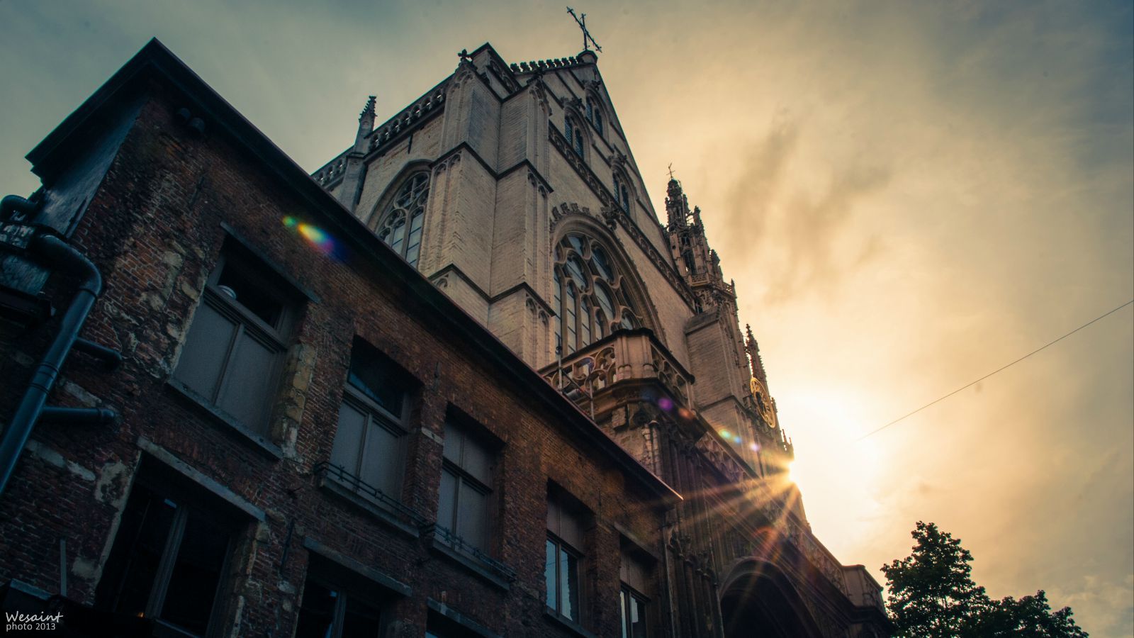 商品默认相册图片数量很多