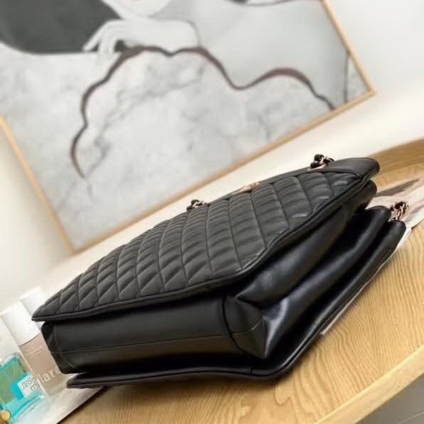 【原版皮】香奈儿/Chanel 购物袋，明星贵妇们的最佳新宠，小香棱格概念，皮链袋，双C标志，一眼钟情，采用进口小羊皮，柔软细腻，皮质独特，纹络更显高档质感，款号：57030