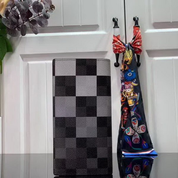 【原版皮】路易威登/LV 大格BRAZZA 钱夹，由Damier Graphite Pixel涂层帆布制成，以像素形式演绎经典Damier棋盘格图案，凸显未来感，集各种口袋、隔层与信用卡槽于一身，时尚便利，款号：N66540