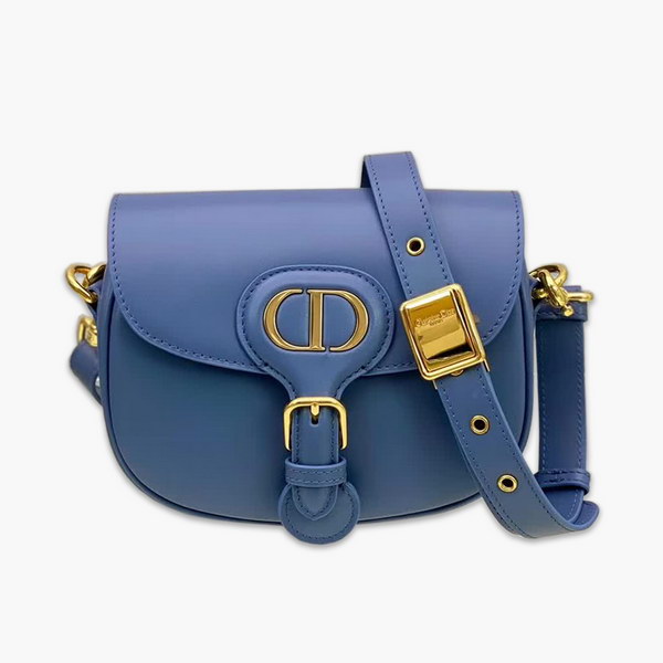 【原版皮】迪奥/Dior bobby 手袋，复古CD logo，硬挺的包身，五金做旧增加了复古感，不易磨损，采用光面牛皮革精心制作，饰以复古金色五金配件提升格调，柔软而富有质感，点缀有军装风格搭扣，款号：M9317