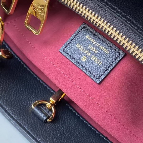 【原版皮】路易威登/LV Montaigne BB手袋，将Monogram图案先印染后压印于粒面皮革，与挺括线条相辅相成，有立体感的造型与精巧的内部设计，款号：M41053