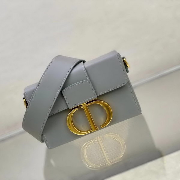 【原版皮】迪奥/Dior 30Montaigne Mini Box全皮系列，极简，高级的，带着随性的慵懒感觉，虽然说是小号，容量也是很能打的，上身无敌好看，款号：M9204